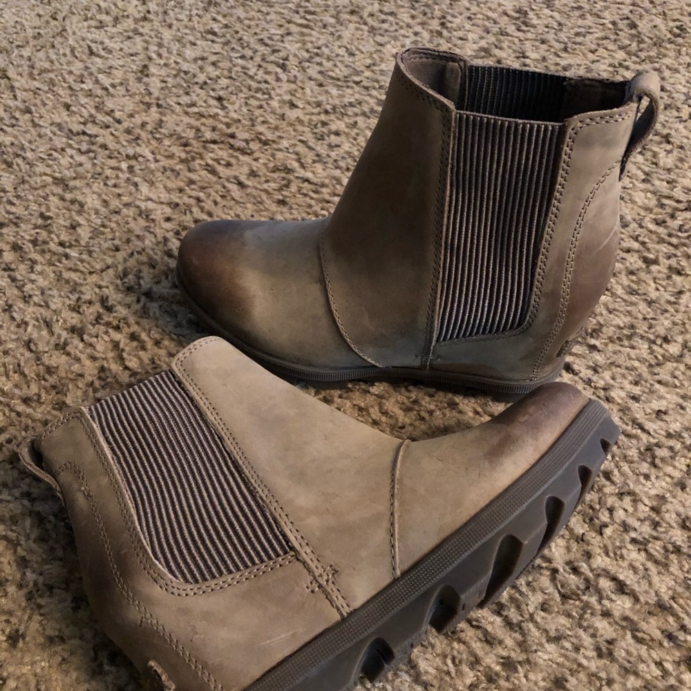 SOREL Joan of Arctic Wedge II Chelsea boots sz 6.5